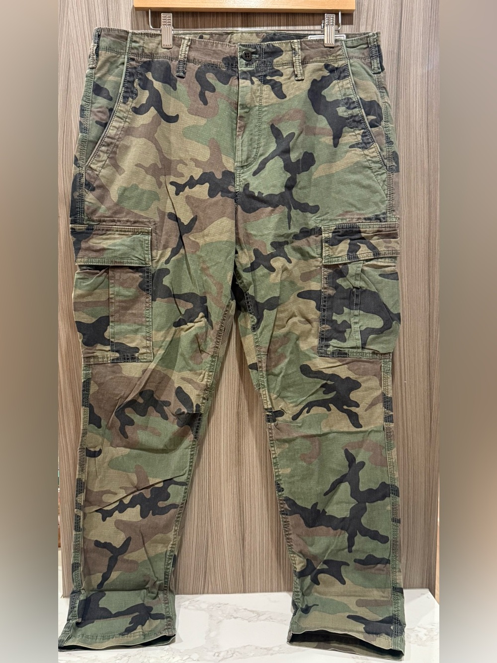 GAP Slim Taper Ripstop Camo Cargo Pants – Woodland Camouflage – 36x30